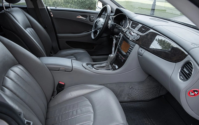 Mercedes-Benz CLS cena 61900 przebieg: 238003, rok produkcji 2004 z Lędziny małe 277
